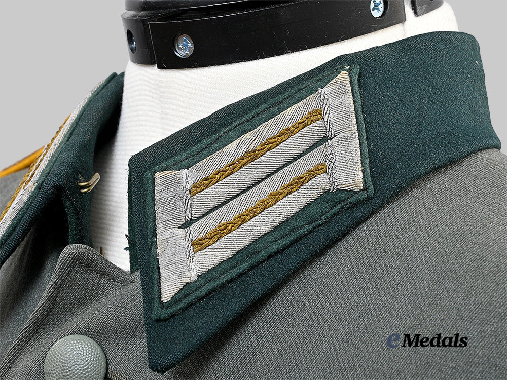 germany,_heer._a_service_tunic_for_a_decorated_hauptmann_of_kavallerie-_regiment5_e_medals__g63402_8