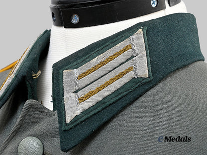 germany,_heer._a_service_tunic_for_a_decorated_hauptmann_of_kavallerie-_regiment5_e_medals__g63402_8
