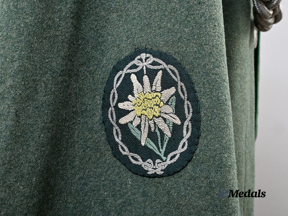 germany,_heer._a_parade_tunic_for_a_gebirgsjäger_obergefreiter,_by_schmidt&_zoeltsch_e_medals__g63403_8