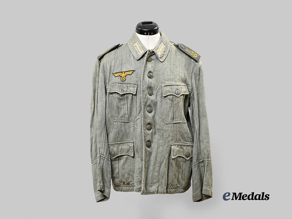 germany,_kriegsmarine._a_drill-_style_service_blouse_for_ship_cadre_battalion_personnel_on_english_channel_duty_e_medals__g63404_2