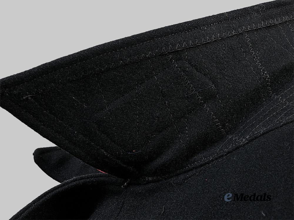 germany,_heer._a_rare_panzer-_grenadier-_division_feldherrnhalle_black_wrap_for_a_feldwebel,_by_d_e_k_a_w_e_e_medals__g63406_16