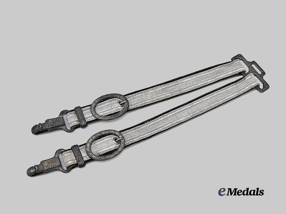 germany,_heer._an_officer’s_dagger_hanger_e_medals__g63421_2