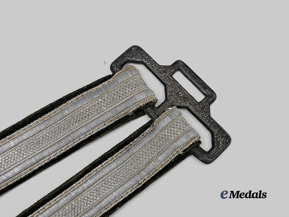 germany,_heer._an_officer’s_dagger_hanger_e_medals__g63421_4