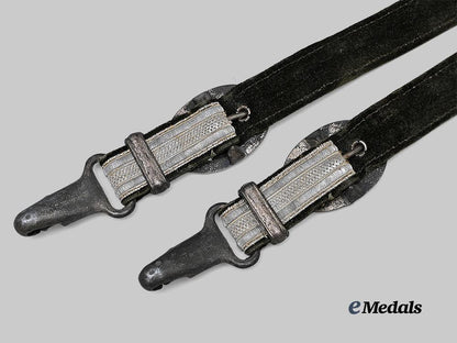 germany,_heer._an_officer’s_dagger_hanger_e_medals__g63421_6