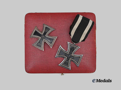 germany,_imperial._a1914_iron_cross_i_i_and_i_class_set_with_luxury_case_e_medals__g63425_5