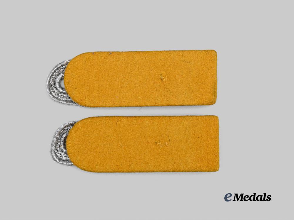 germany,_luftwaffe._a_set_of_flight_personnel/_fallschirmjäger_oberstleutnant_shoulder_boards_e_medals__g63429_3