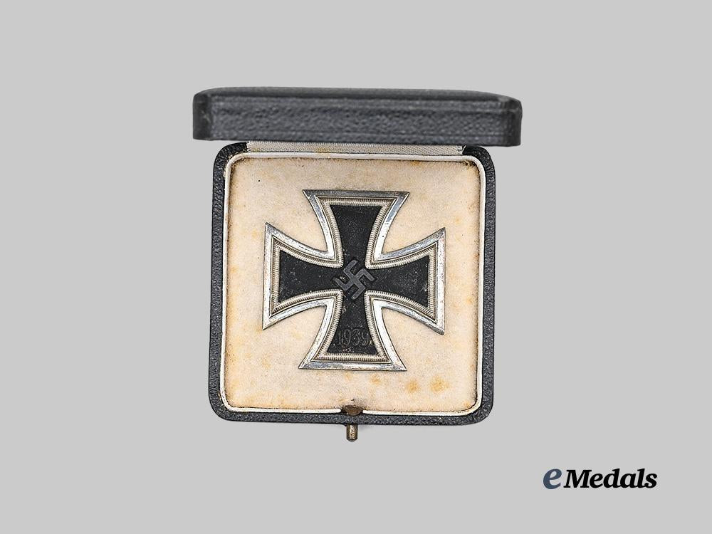 germany,_wehrmacht._a1939_iron_cross_i_class,_with_case,_by_paul_meybauer_e_medals__g63434_3