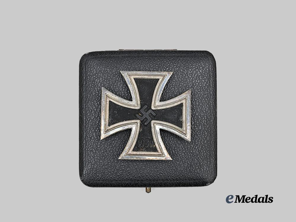 germany,_wehrmacht._a1939_iron_cross_i_class,_with_case,_by_paul_meybauer_e_medals__g63434_4