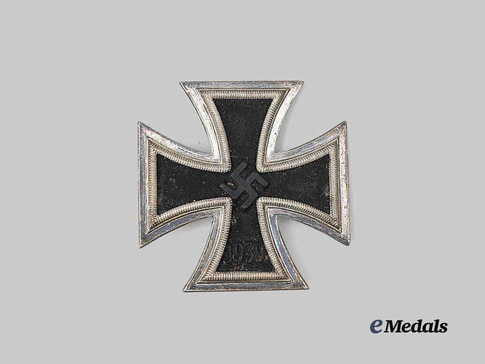 germany,_wehrmacht._a1939_iron_cross_i_class,_with_case,_by_paul_meybauer_e_medals__g63434_8
