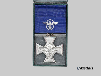 germany,_ordnungspolizei._a_long_service_award,_i_i_class_for18_years,_with_case_e_medals__g63443_4