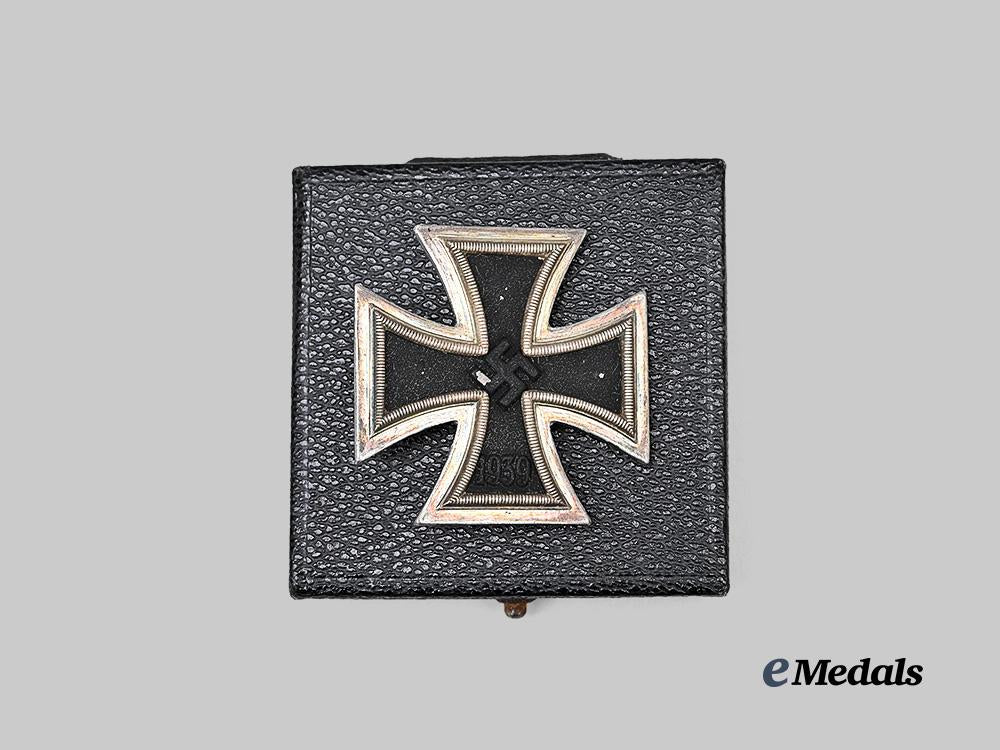 germany,_wehrmacht._a1939_iron_cross_i_class,_with_case,_unknown_maker_variant_e_medals__g63447_4