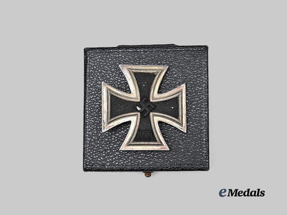 germany,_wehrmacht._a1939_iron_cross_i_class,_with_case,_unknown_maker_variant_e_medals__g63447_4