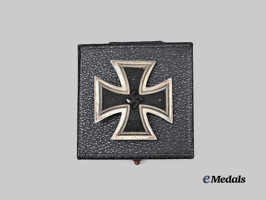 germany,_wehrmacht._a1939_iron_cross_i_class,_with_case,_unknown_maker_variant_e_medals__g63447_4