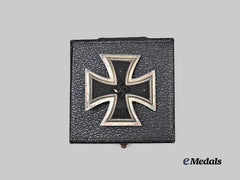 Germany, Wehrmacht. A 1939 Iron Cross I Class, with Case, Unknown Maker Variant