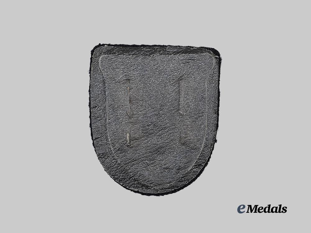 germany,_heer._a_kuban_shield_for_panzer_troops,_by_karl_wurster_e_medals__g63451_3