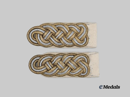 germany,_luftwaffe._a_set_of_luftwaffe_generalmajor_shoulder_boards_e_medals__g63458_3