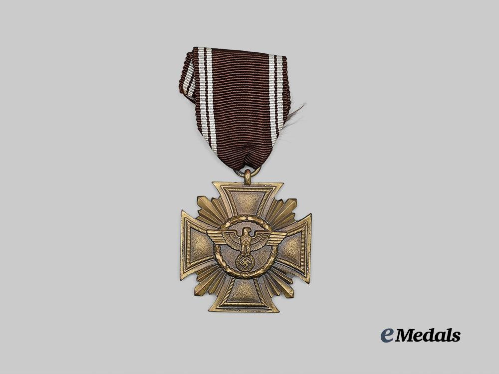 germany,_n_s_d_a_p._a_long_service_award,_i_i_i_class_for10_years_with_case,_light_version_by_e._ferdinand_wiedmann_e_medals__g63463_5