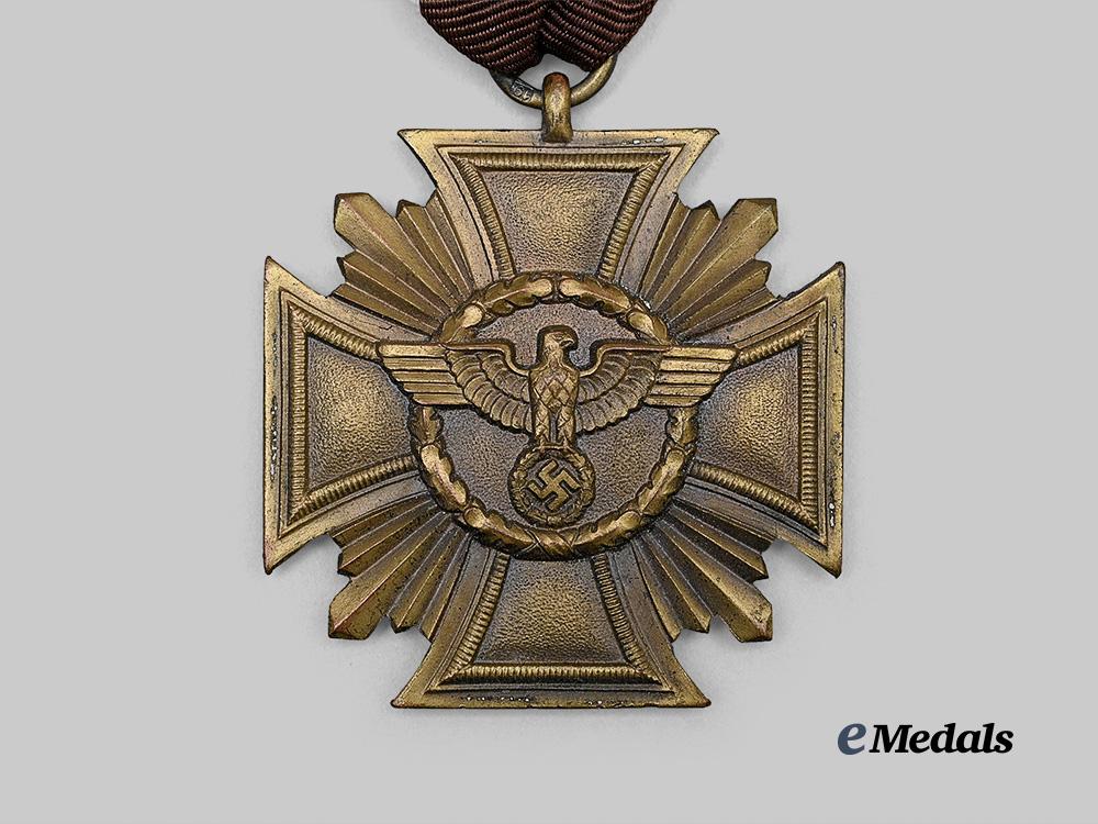 germany,_n_s_d_a_p._a_long_service_award,_i_i_i_class_for10_years_with_case,_light_version_by_e._ferdinand_wiedmann_e_medals__g63463_6