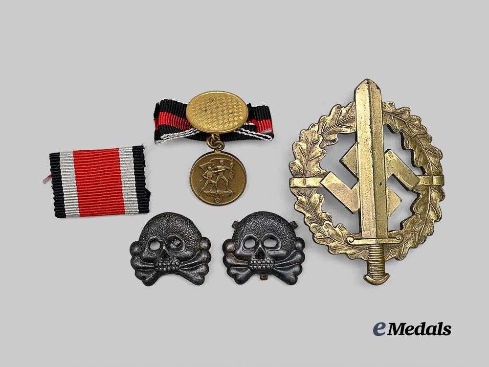 germany,_third_reich._a_mixed_lot_of_awards_and_insignia_e_medals__g63472_2