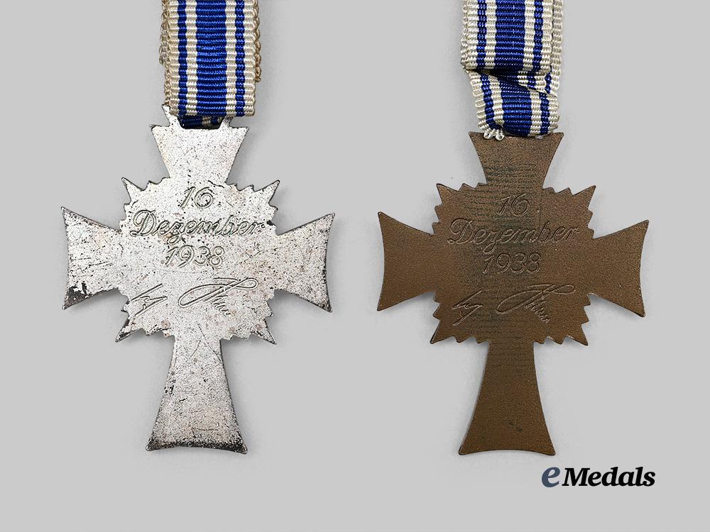 germany,_third_reich._a_pair_of_honour_crosses_of_the_german_mother,_bronze_and_silver_grades,_with_packages_e_medals__g63482_8