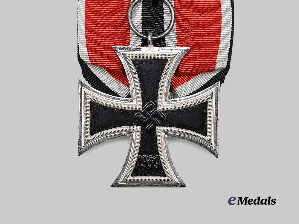 germany,_wehrmacht._a_mint1939_iron_cross_i_i_class,_schinkel_variant_on_parade_mount,_by_wilhelm_deumer_e_medals__g63486_3