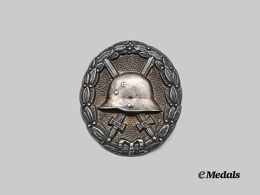 germany,_imperial._a_rare_silver_grade_wound_badge,_hollow_screwback_version_in_silver,_by_paul_meybauer_e_medals__g63488_2