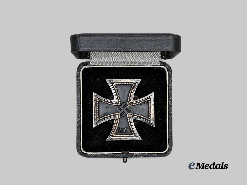 germany,_wehrmacht._a1939_iron_cross_i_class,_screwback_version_with_case,_by_rudolf_souval_e_medals__g63489_3