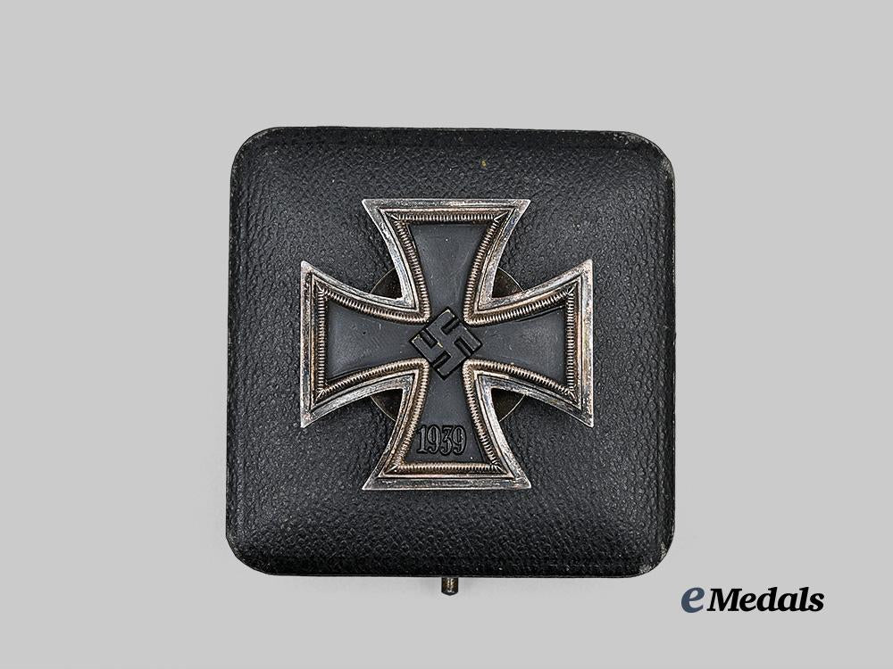 germany,_wehrmacht._a1939_iron_cross_i_class,_screwback_version_with_case,_by_rudolf_souval_e_medals__g63489_5