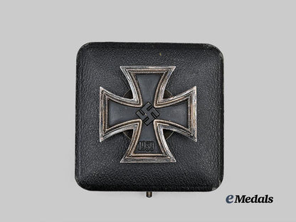 germany,_wehrmacht._a1939_iron_cross_i_class,_screwback_version_with_case,_by_rudolf_souval_e_medals__g63489_5