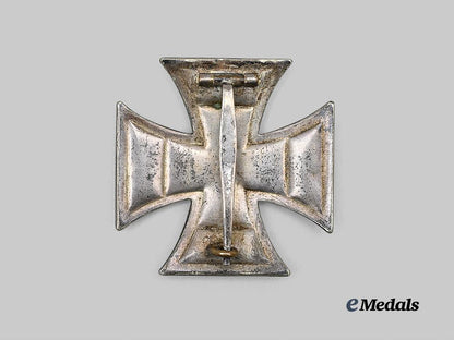 germany,_imperial._a1914_iron_cross_i_class,_non-_magnetic_pillow_back_variant,_by_a_w_s_e_medals__g63492_3