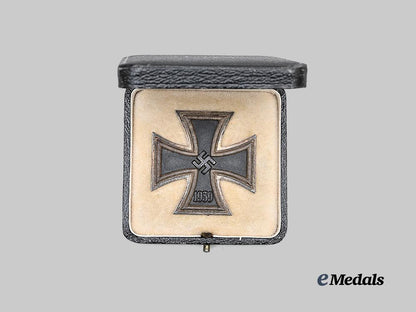 germany,_wehrmacht._a1939_iron_cross_i_class,_with_case,_by_c._f._zimmermann_e_medals__g63500_3