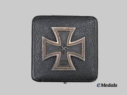 germany,_wehrmacht._a1939_iron_cross_i_class,_with_case,_by_c._f._zimmermann_e_medals__g63500_4