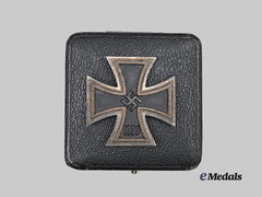 Germany, Wehrmacht. A 1939 Iron Cross I Class, with Case, by C.F. Zimmermann