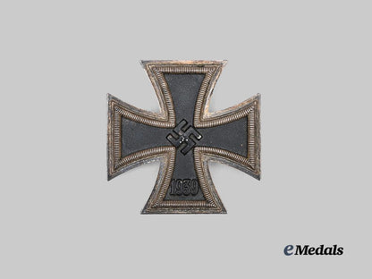 germany,_wehrmacht._a1939_iron_cross_i_class,_with_case,_by_c._f._zimmermann_e_medals__g63500_5
