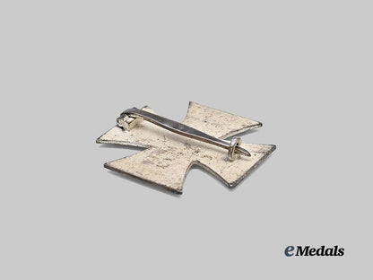 germany,_wehrmacht._a1939_iron_cross_i_class,_with_case,_by_c._f._zimmermann_e_medals__g63500_7