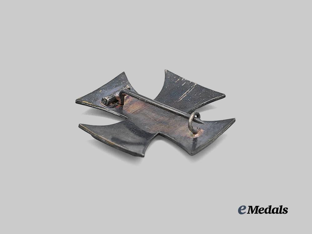 germany,_imperial._a1914_iron_cross_i_class,_privately-_purchased_example,_with_case_e_medals__g63510_8