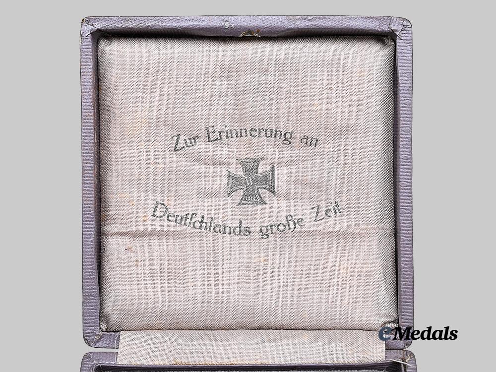germany,_imperial._a1914_iron_cross_i_class,_privately-_purchased_example,_with_case_e_medals__g63510_9