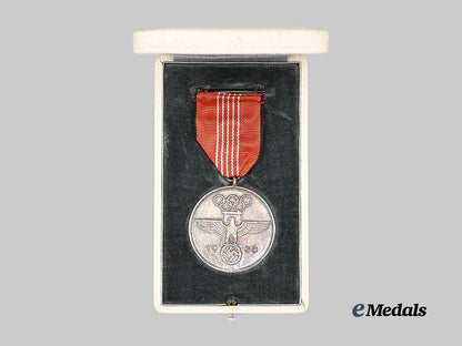 germany,_third_reich._an_olympic_games_commemorative_medal,_with_case_e_medals__g63528_3