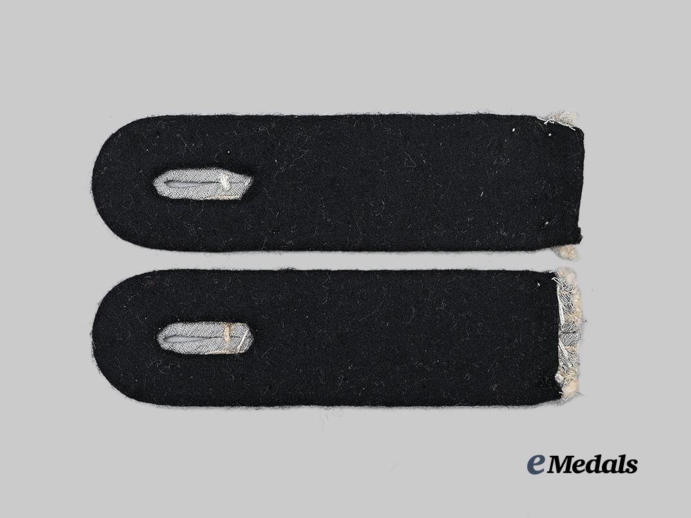 germany,_heer._a_set_of_engineer_leutnant_shoulder_boards_e_medals__g63533_3