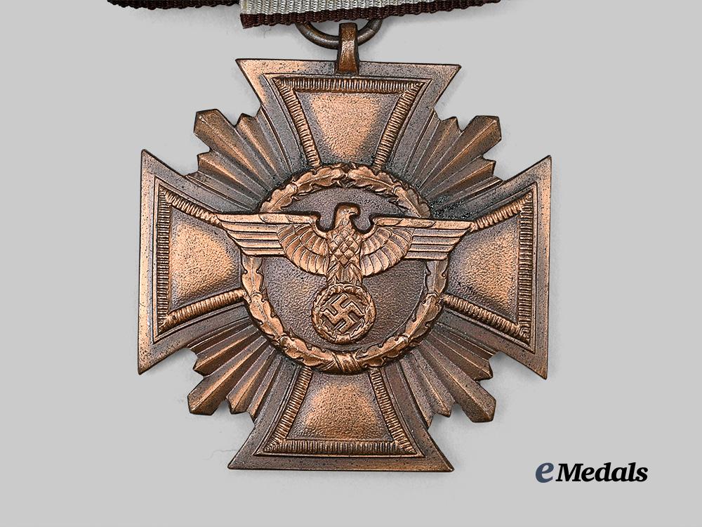 germany,_n_s_d_a_p._a_long_service_award,_i_i_i_class_for10_years_with_period_case,_by_paul_meybauer_e_medals__g63534_6
