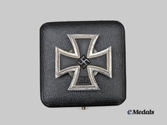 Germany, Wehrmacht. A 1939 Iron Cross I Class, Screwback Version with Case, by B.H. Mayer