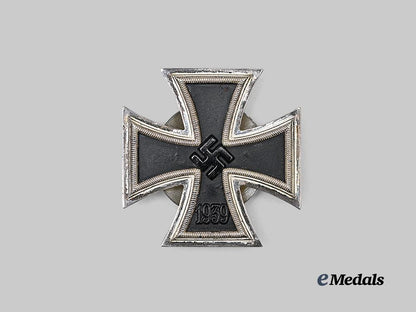 germany,_wehrmacht._a1939_iron_cross_i_class,_screwback_version_with_case,_by_b._h._mayer_e_medals__g63544_6