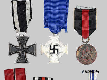 germany,_third_reich._a_mixed_lot_of_awards_for_military_and_civil_service_e_medals__g63548_4