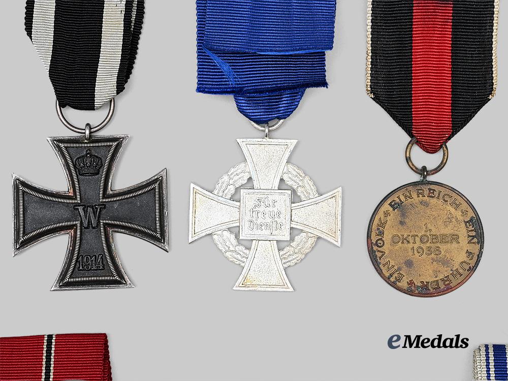 germany,_third_reich._a_mixed_lot_of_awards_for_military_and_civil_service_e_medals__g63548_7