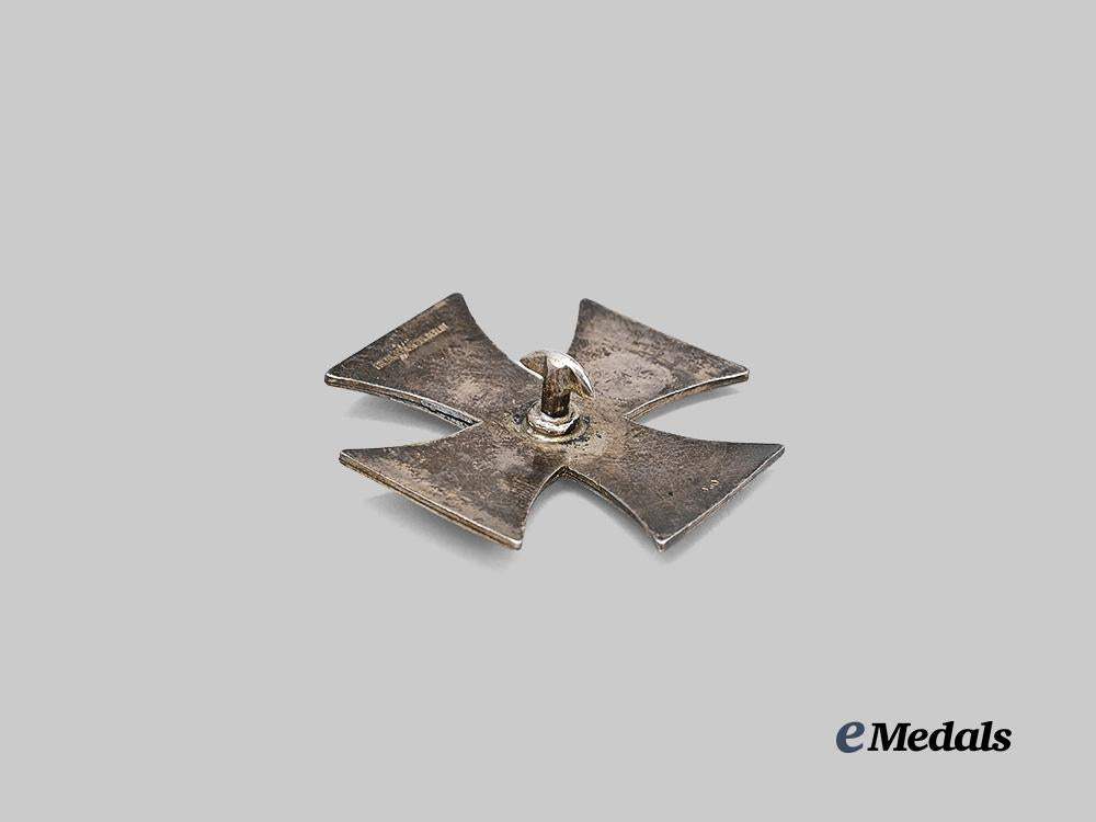 germany,_imperial._a_rare1914_iron_cross_i_class,_variant_pinback,_with_sedlatzek_mark_e_medals__g63550_4