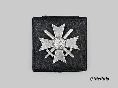germany,_wehrmacht._a_war_merit_cross,_i_class_with_sword_and_case,_by_carl_poellath_e_medals__g63555_4