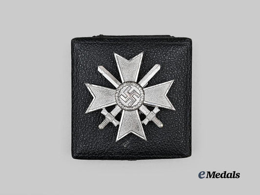 germany,_wehrmacht._a_war_merit_cross,_i_class_with_sword_and_case,_by_carl_poellath_e_medals__g63555_4