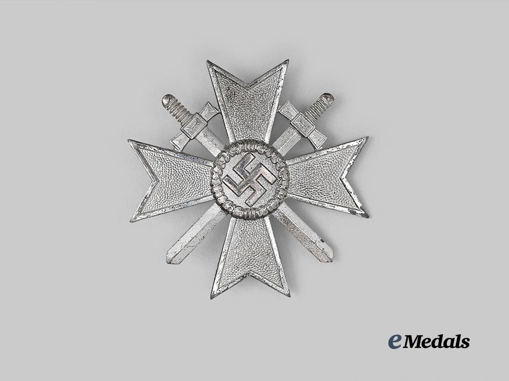 germany,_wehrmacht._a_war_merit_cross,_i_class_with_sword_and_case,_by_carl_poellath_e_medals__g63555_5