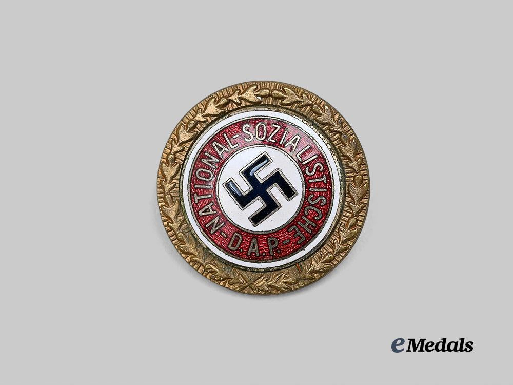 germany,_n_s_d_a_p._a_golden_party_badge,_small_version_to_peter_vordermaier,_by_josef_fuess_e_medals__g63572_2