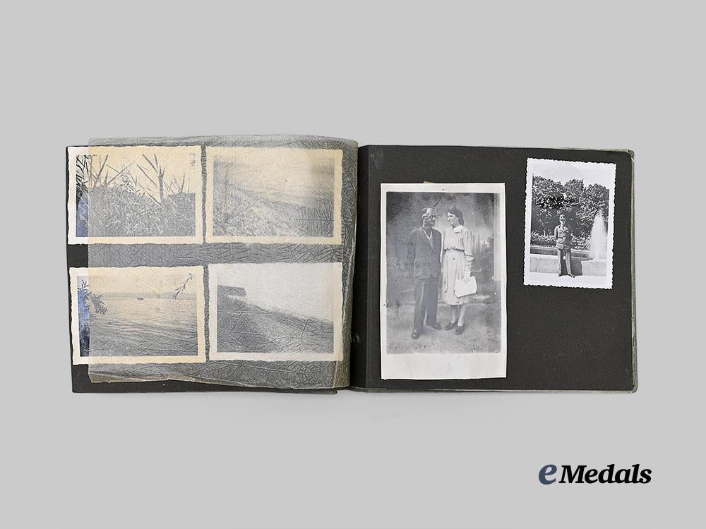 germany,_heer._the_photo_album,_awards,_and_insignia_of_wolfgang_schulz,_qualified_helmsman_e_medals__g63573_18